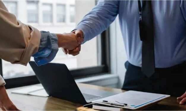 El Gobierno avanza con un borrador que busca flexibilizar salarios y convenios