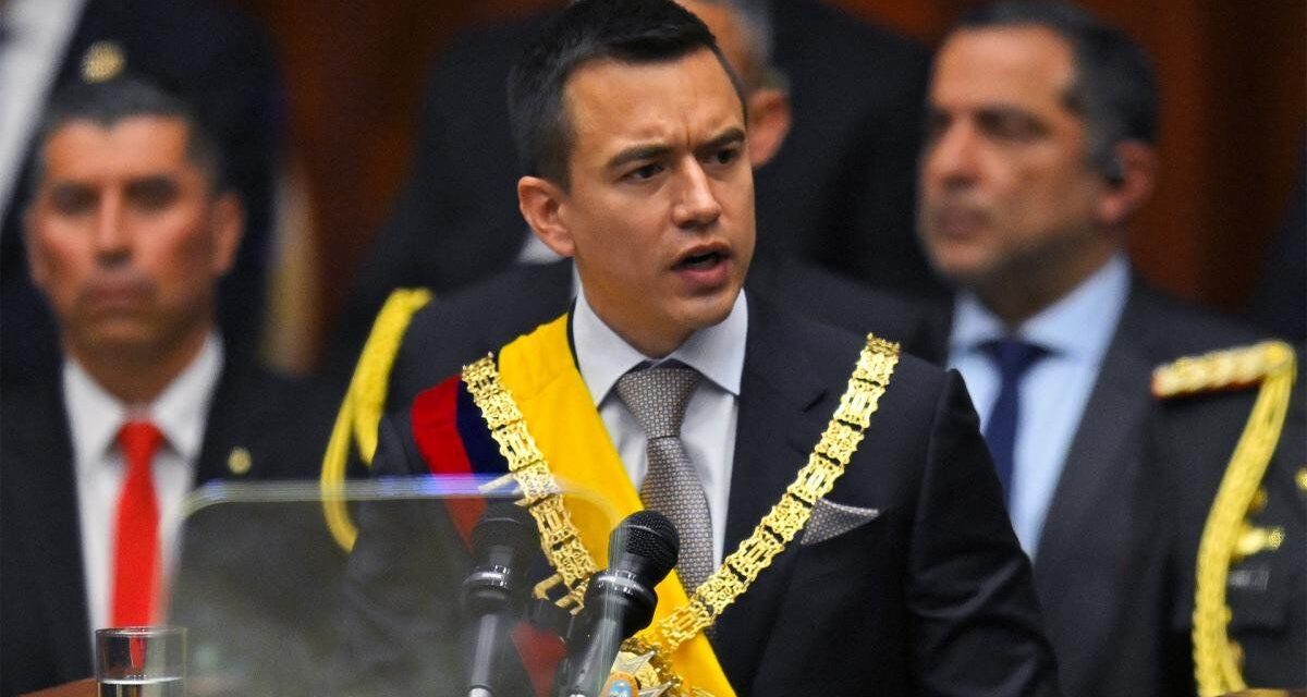 Daniel Noboa busca reformar la constitución e impulsa una votación popular y un referéndum