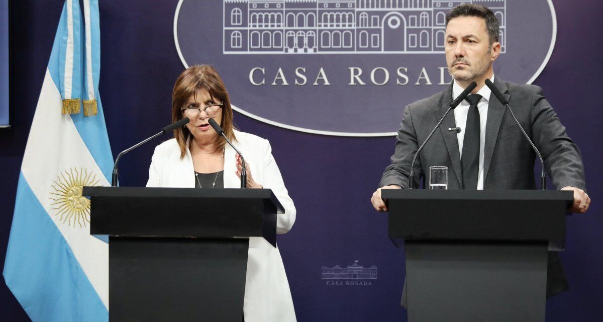 Patricia Bullrich y Luis Petri se despidieron del Gabinete y ya apuntan al Congreso: Lo seguimos dando todo