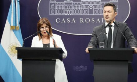 Patricia Bullrich y Luis Petri se despidieron del Gabinete y ya apuntan al Congreso: Lo seguimos dando todo