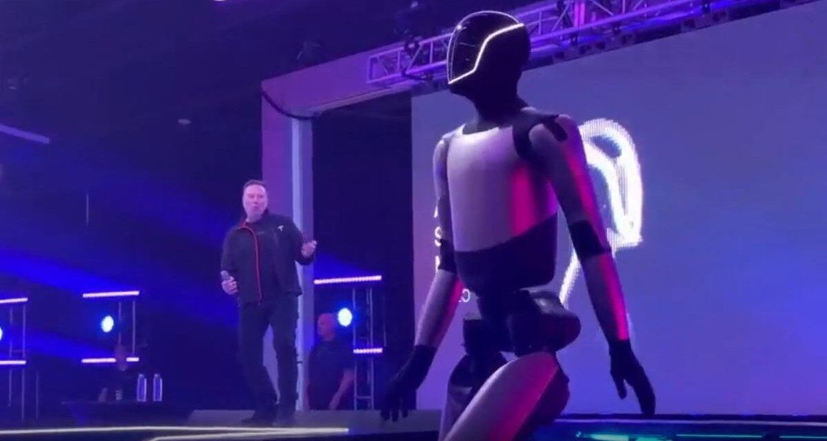 El curioso baile del robot de Tesla para celebrar el respaldo de los accionistas a Elon Musk