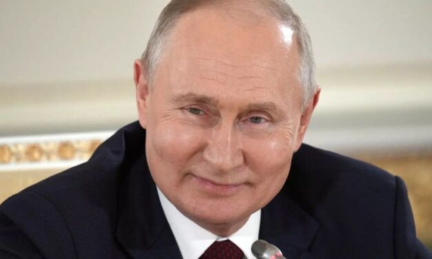 Vladimir Putin aseguró que el conflicto ucraniano está llegando a su fin y volvió a ofrecer ayuda por el uranio iraní