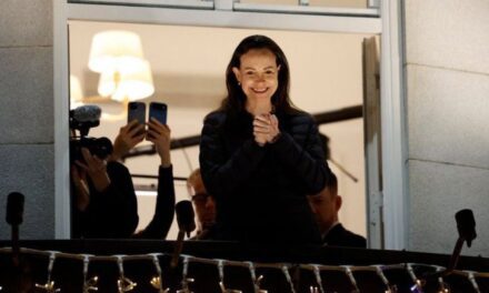 María Corina Machado anunció que regresará pronto a Venezuela y comparó la intervención de EEUU con la caída del muro de Berlín