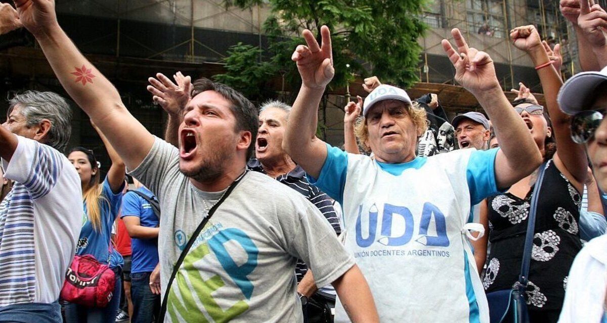 Demostración de fuerza del sindicalismo en las calles contra la reforma laboral de Javier Milei