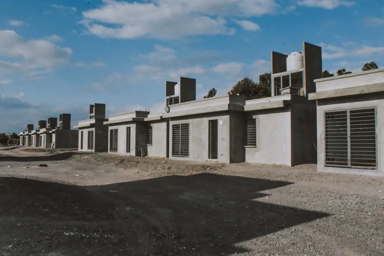 Orrego encabezará este martes la entrega de nuevas viviendas en Rawson