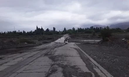 Vialidad Nacional emitió un alerta: Recomiendan extremar cuidados al conducir bajo la lluvia