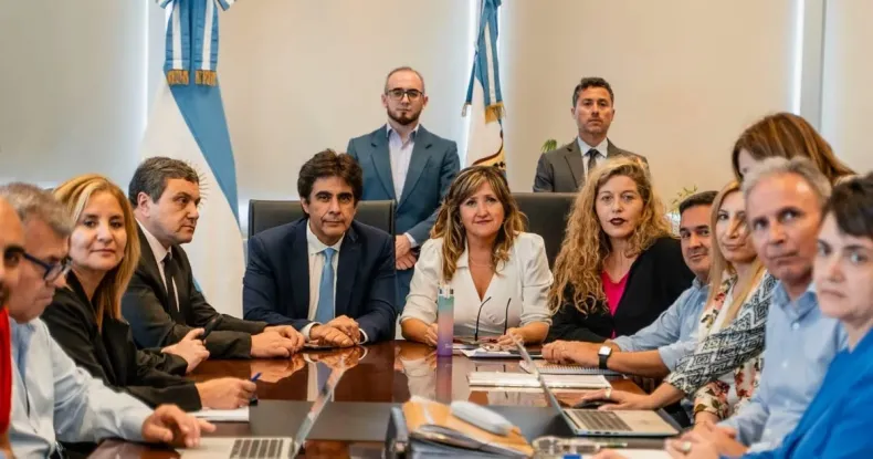 Docentes y Gobierno retomaron la negociación salarial en el Centro Cívico