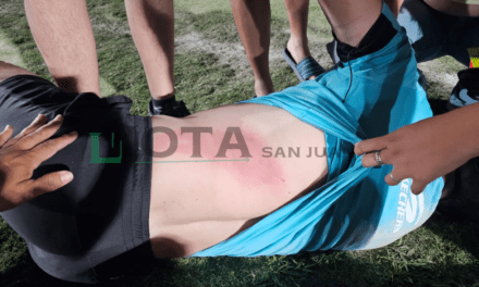 Rompió el silencio el árbitro atacado en la Liga Universitaria tras la violenta agresión