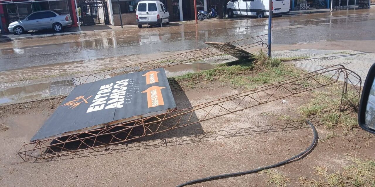 Furiosa tormenta con granizo y anegamientos golpeó a Chepes en cuestión de minutos: Mirá los videos de Tormenta