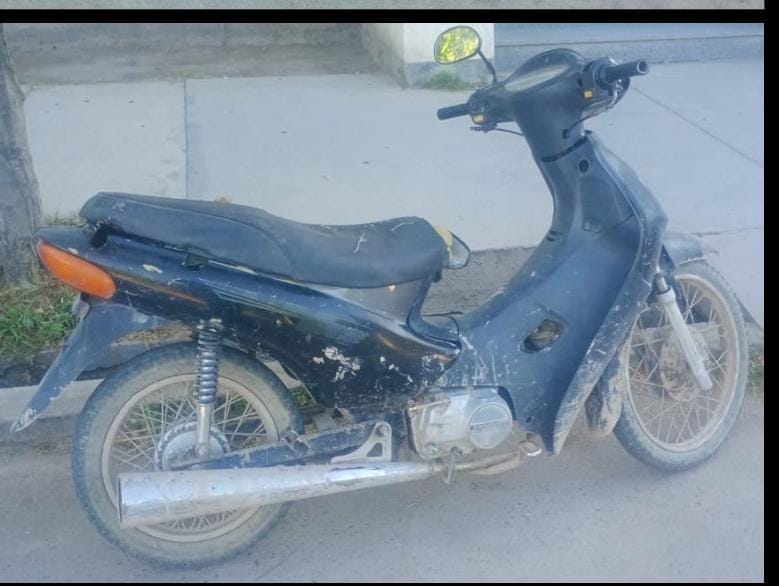Operativo cerrojo y motos recuperadas en dos departamentos