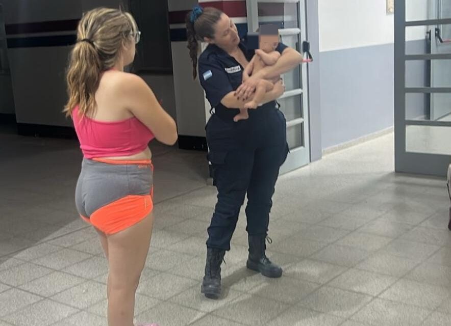 Video: El momento en que policías reaniman a una bebé de tres meses en Marquesado