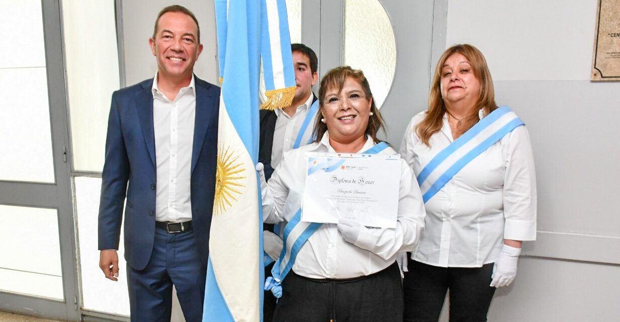 Nuevo cuerpo de bandera en la Zona Sanitaria V Sur: Autoridades destacaron el compromiso del personal de salud