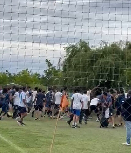 Escándalo en la Liga de Profesionales: Terminaron a las trompadas, mirá el video