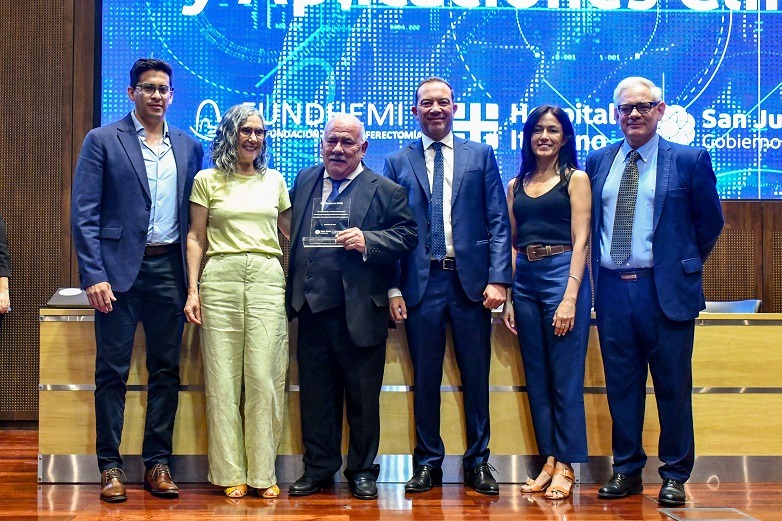 Un homenaje que marcó la jornada: la neurocirugía sanjuanina reconoció al Dr. Gustavo Ortiz
