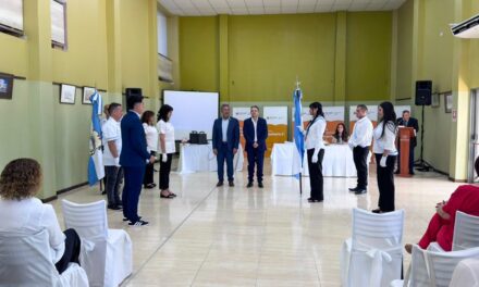 La Zona Sanitaria II renovó sus abanderados y distinguió al personal de salud