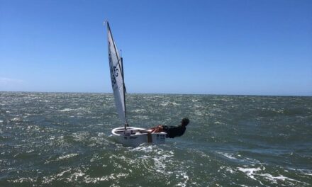 Un velerista sanjuanino hizo historia en el Panamericano de Optimist