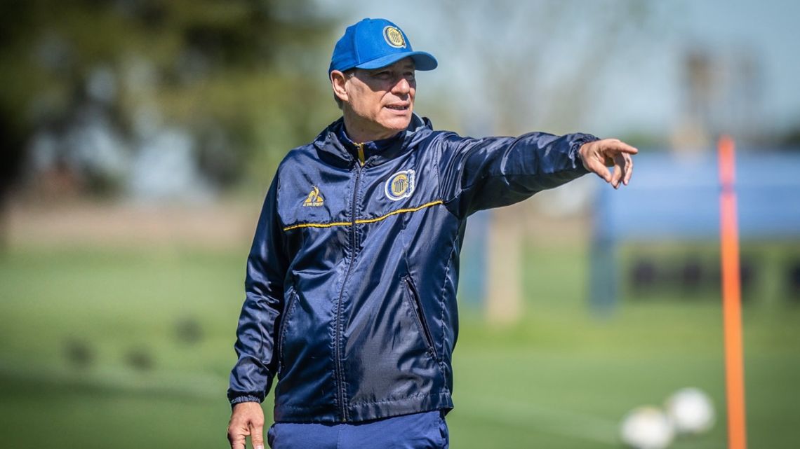 Ariel Holan se fue de Rosario Central y Claudio Úbeda suena como reemplazo