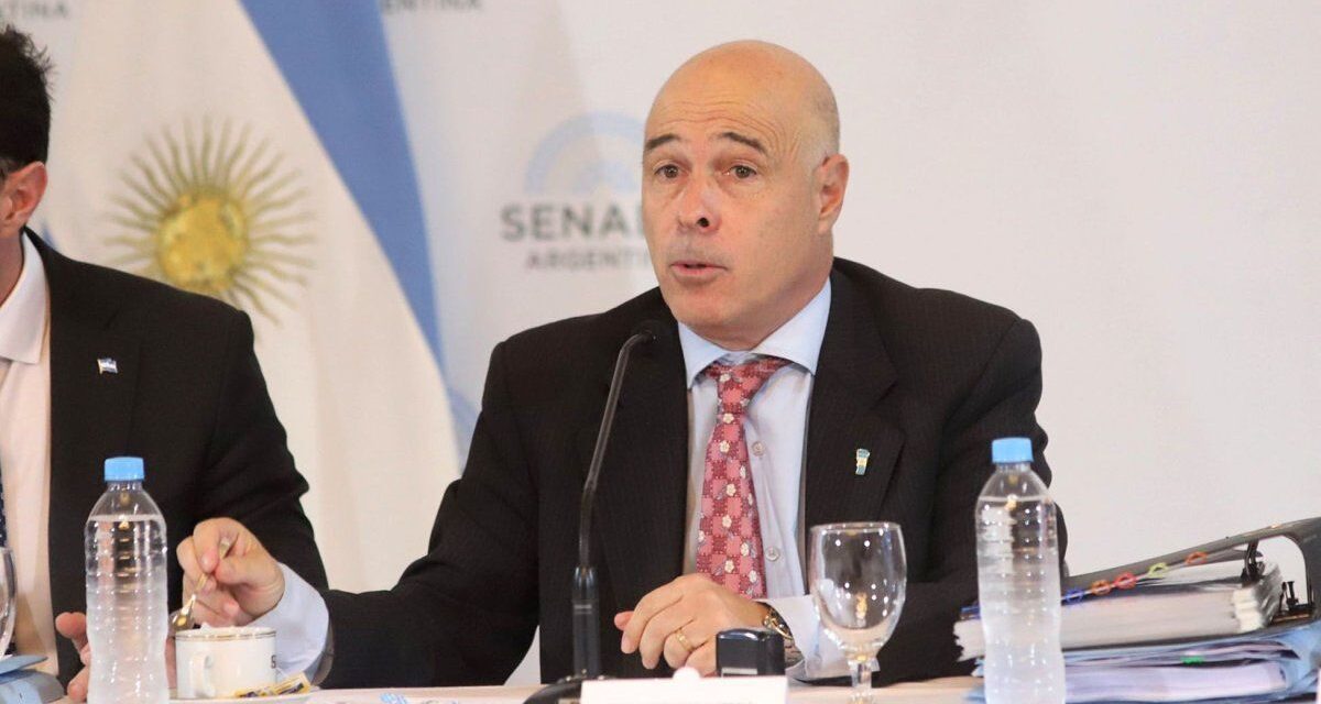 Con Javier Milei y Victoria Villarruel en el exterior, Bartolomé Abdala quedó a cargo de la Presidencia