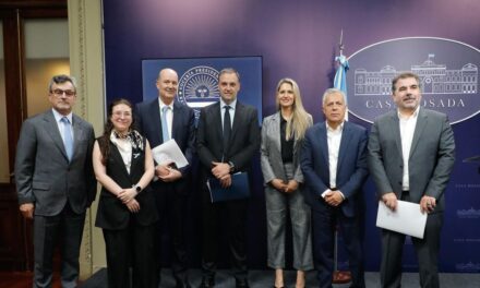 Sin presencia sindical, el Gobierno presentó el informe final del Consejo de Mayo