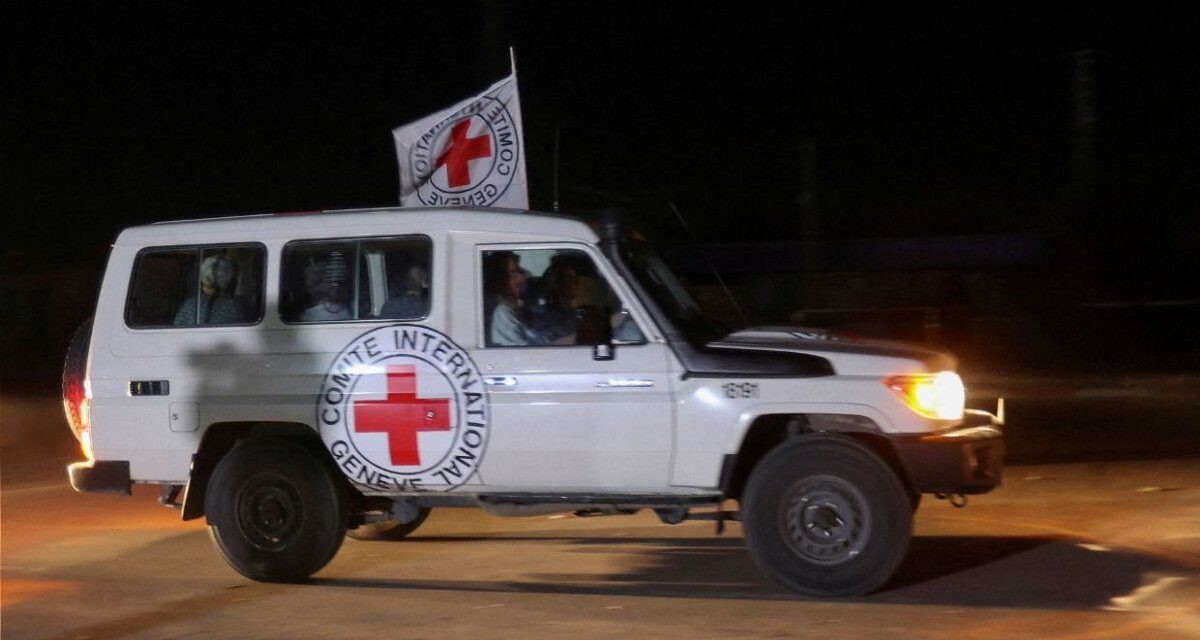 Israel recibió los restos de un rehén de Hamas en Gaza a través de la Cruz Roja