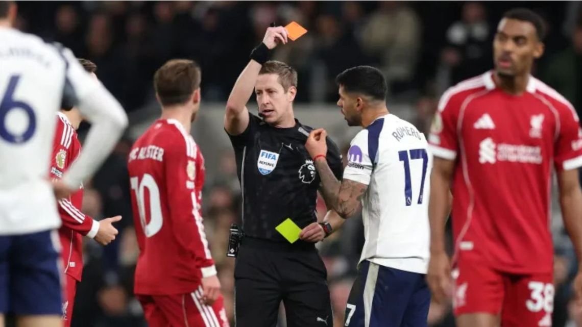 El partido para el olvido de Cuti Romero en Tottenham: errores, expulsión y duras críticas