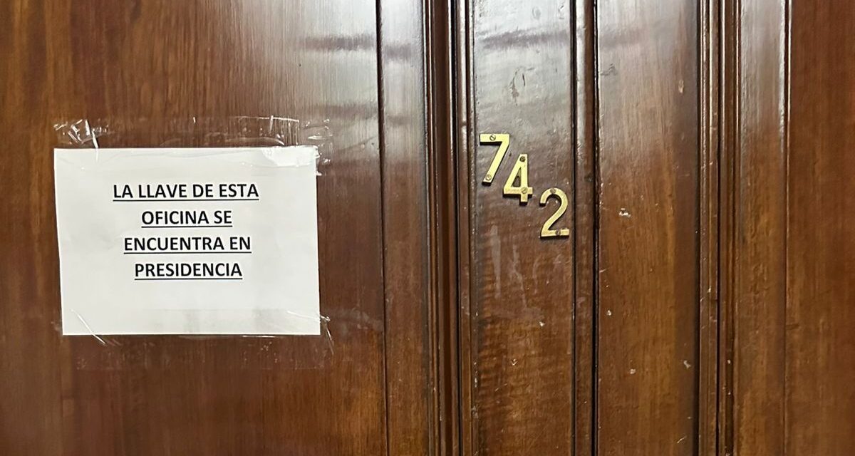 Senadora del PJ denunció agresiones físicas tras la clausura de su despacho