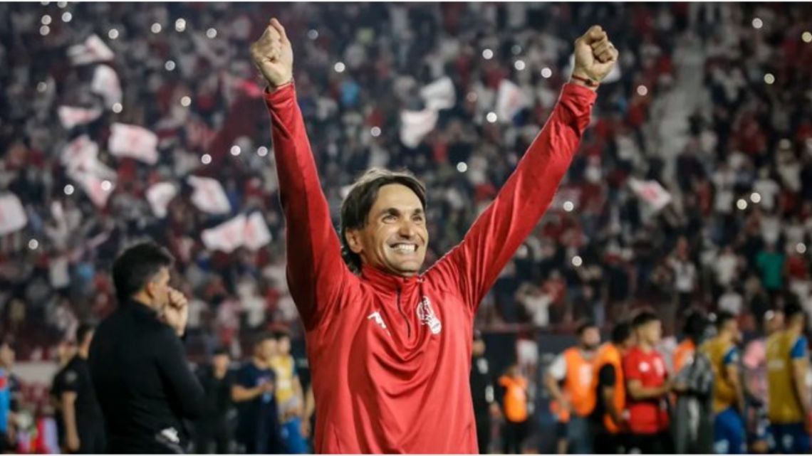 Huracán oficializó a Diego Martínez como su nuevo director técnico