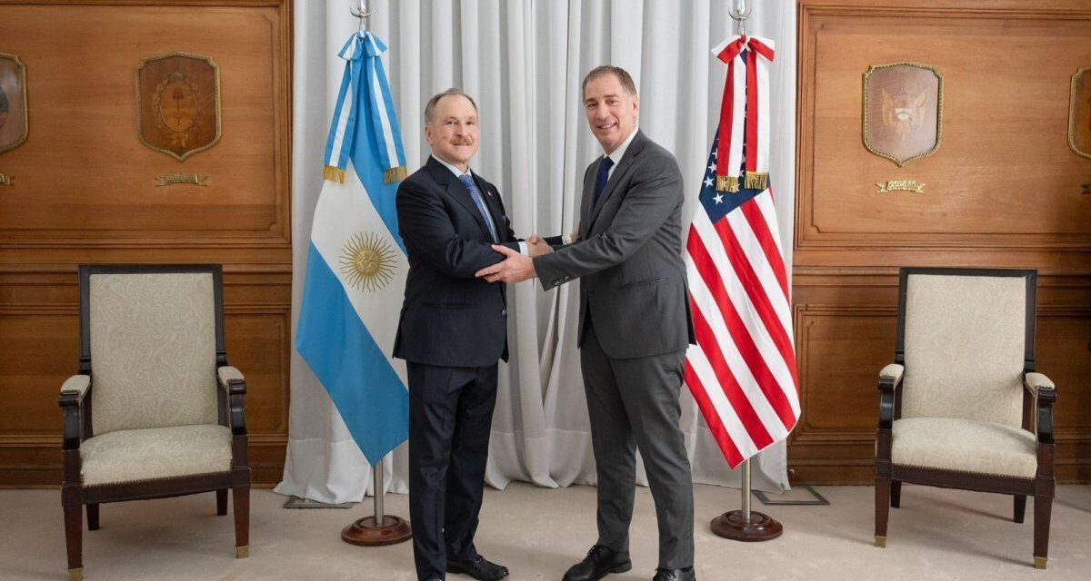 Diego Santilli recibió al embajador de EEUU, Peter Lamelas