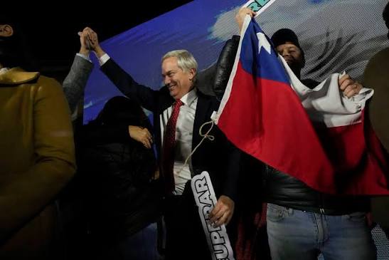 Chile giró en las urnas: Triunfo contundente de la derecha y nuevo escenario político