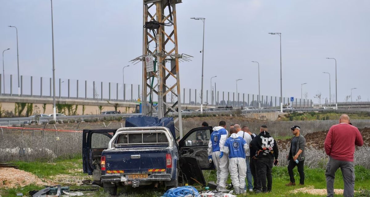 Un ataque palestino con auto y cuchillo dejó dos muertos