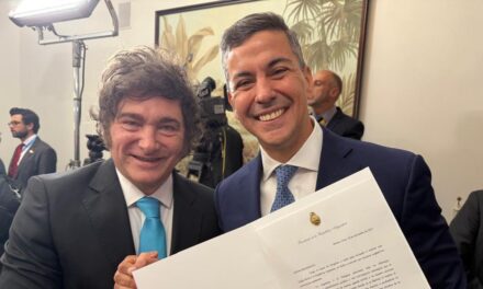 Javier Milei invitó al presidente de Paraguay, Santiago Peña, a una visita de Estado a la Argentina