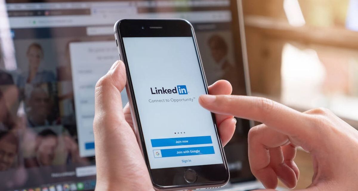 Cómo DESTACAR EN LINKEDIN y aprovechar todas sus herramientas PARA CONSEGUIR TRABAJO más rápido