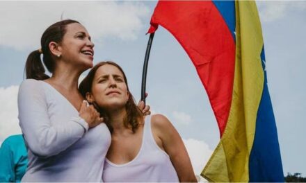 La opositora María Corina Machado exige elecciones lo antes posible