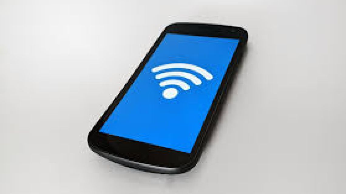 Conectarte a un Wi-Fi gratis puede ser peligroso. cómo proteger tus dispositivos