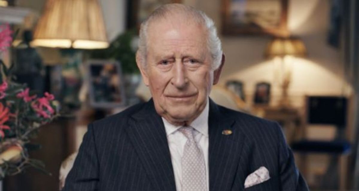 El rey Carlos III anticipó una reducción de su tratamiento contra el cáncer en 2026