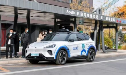 Los robotaxis llegarán a las calles del Reino Unido en 2026, tras una alianza entre Uber y Baidu