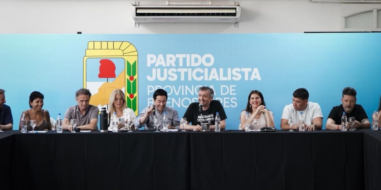 La provocadora remera de Máximo Kirchner contra Kicillof en la cumbre del PJ bonaerense