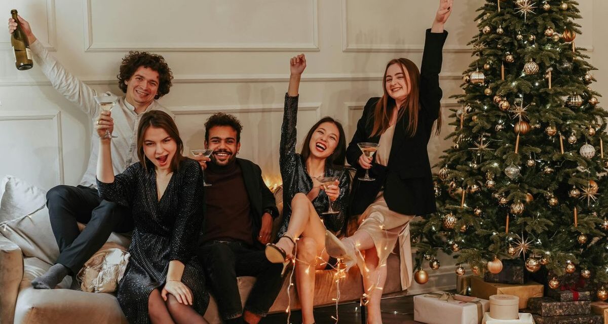 ¿No sabés qué hacer después de las 12? Estos son los mejores planes para hacer post cena de Navidad, según la IA