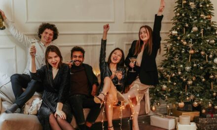 ¿No sabés qué hacer después de las 12? Estos son los mejores planes para hacer post cena de Navidad, según la IA