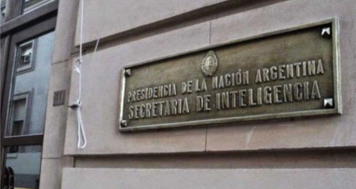 Un juez rechazó habilitar la feria judicial por el amparo contra el DNU que amplía las facultades de Inteligencia