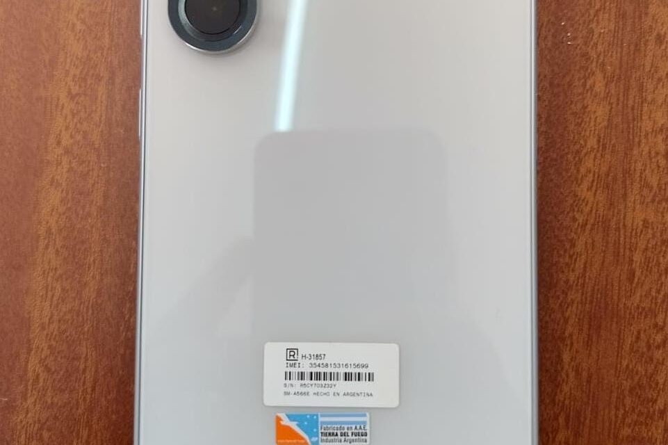 Robó un celular de una camioneta y terminó detenido tras una breve persecución