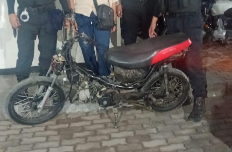 Encuentran una moto robada abandonada entre malezas en Pocito