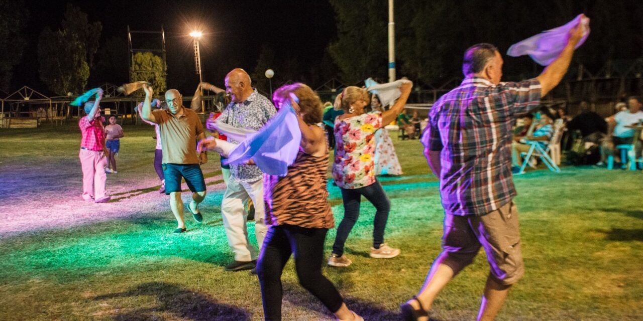 El folklore vuelve a copar las noches del Médano de Oro con una propuesta gratuita para todo enero