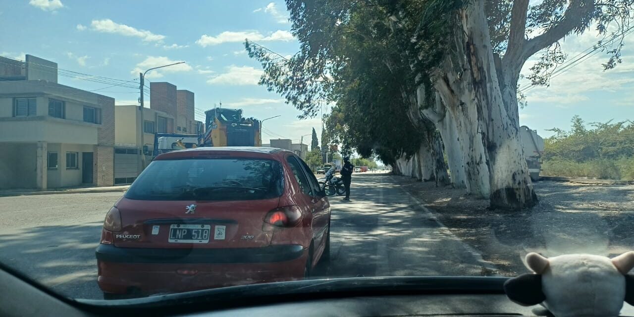 Denuncian rotura de un caño de gas matriz y fuerte pérdida en Rivadavia