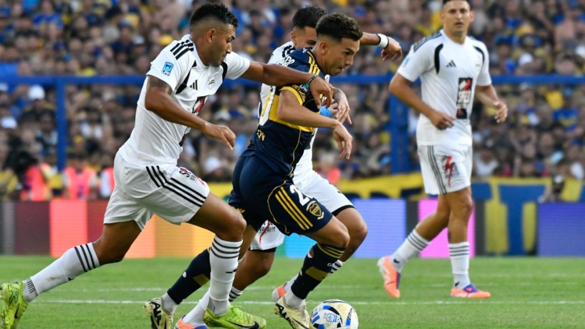 Boca le gano Riestra con lo justo
