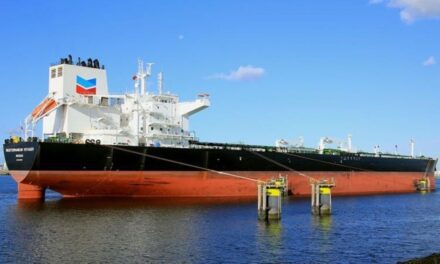 Para reforzar su posición, Chevron envió once buques petroleros a Venezuela