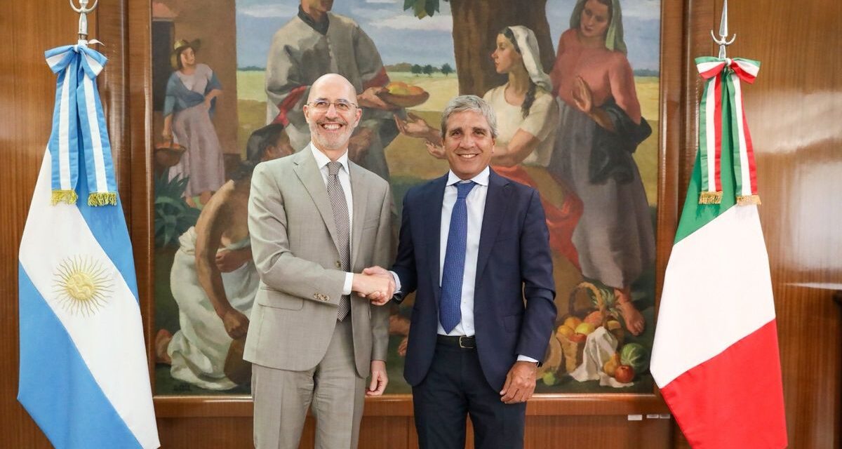 Luis Caputo se reunió con el embajador de Italia y destacó el acuerdo Mercosur-UE