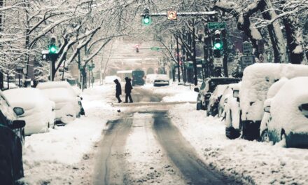 19 estados en emergencia, alerta para 180 millones de personas y cerca de 10.000 vuelos cancelados