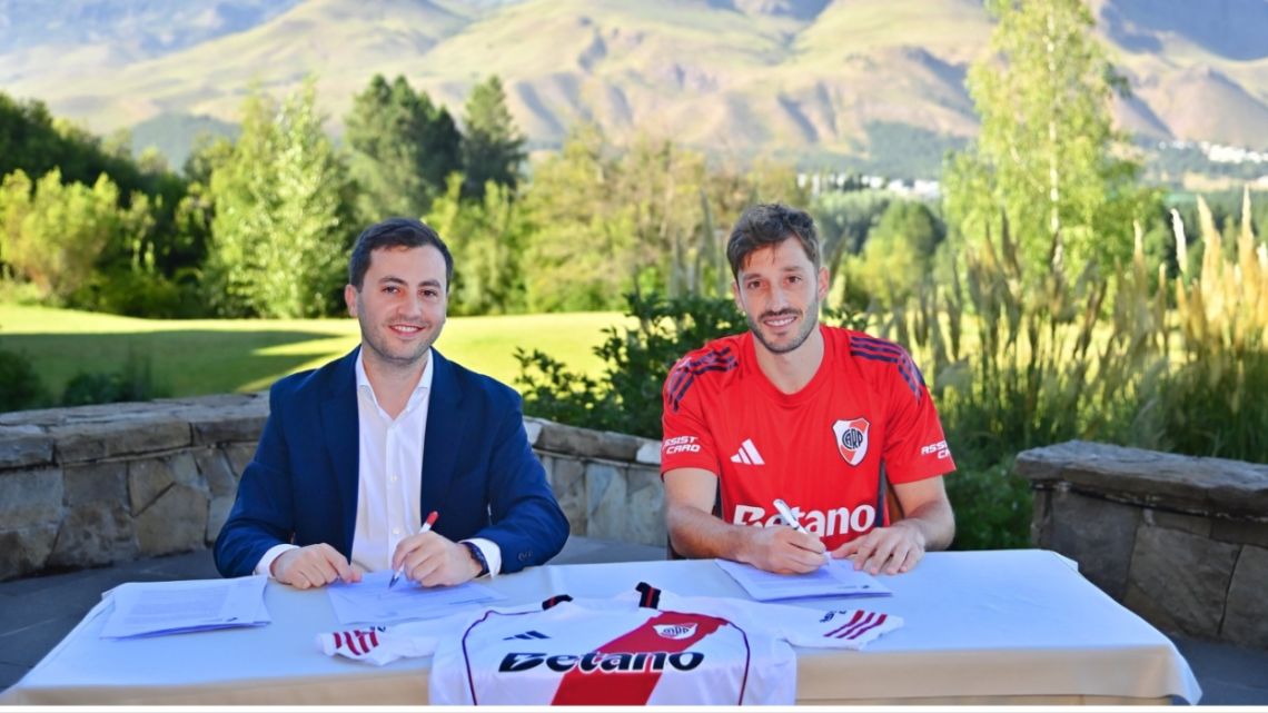 River hizo oficial la llegada de Matías Viña
