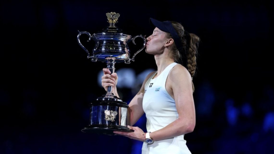 Elena Rybakina venció a Aryna Sabalenka y se coronó campeona del Abierto de Australia